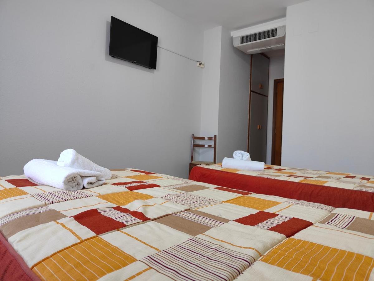 Hostal Restaurante Venta Del Barro La Puebla de Hijar Extérieur photo